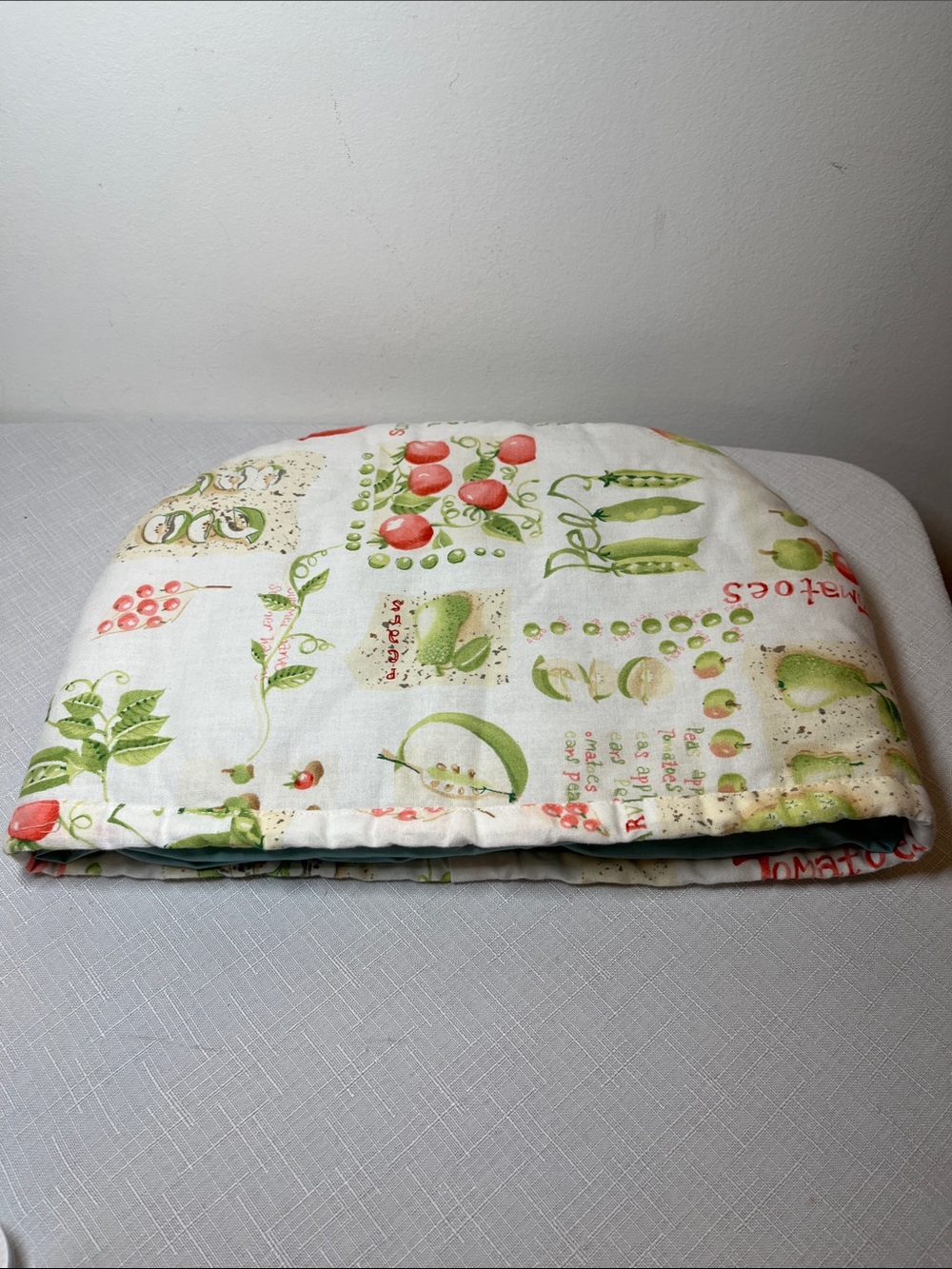 Kitchen Garden Printed Quilted Tea Cozy – Farmhouse Style Teapot Cover